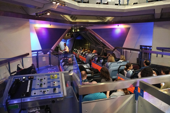 Disneyland 2020: Getting ready for Space Mountain