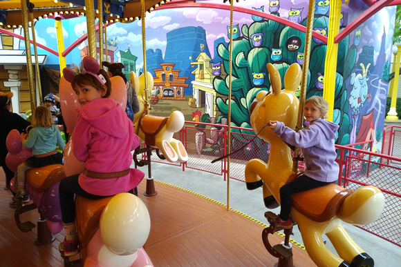 Disneyland 2020: Merry-go-round