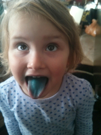 Blue tongue.
