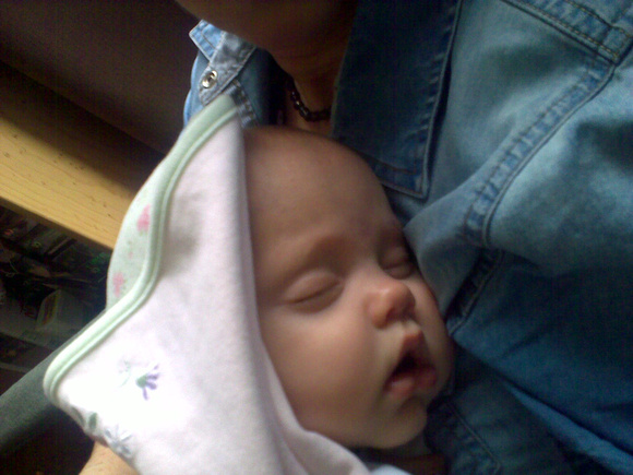Baby (F?) sleeping on Ga.