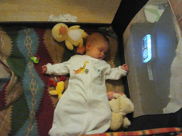 Baby actually sleeping in the crib!  \o/