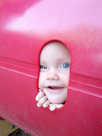 Baby peekin' out.